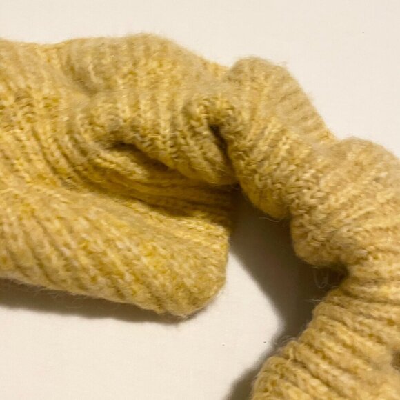 Zara Long Knit Yellow Scarf Ruffle Rouched Wrap Around Neck Warmer Youth - Picture 9 of 13